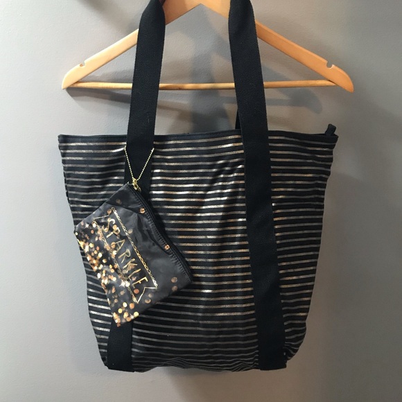 Handbags - NWT black and gold tote! ⭐️